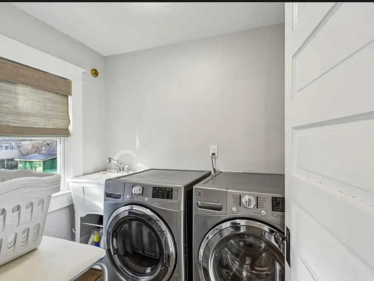 366 E Dixie Ave — Photo 16