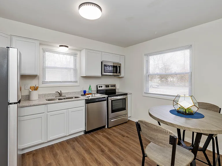 2215 Fairfax Rd #2215 — Photo 4