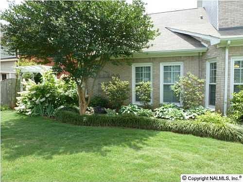3rd image of 104 Cannes Dr SE