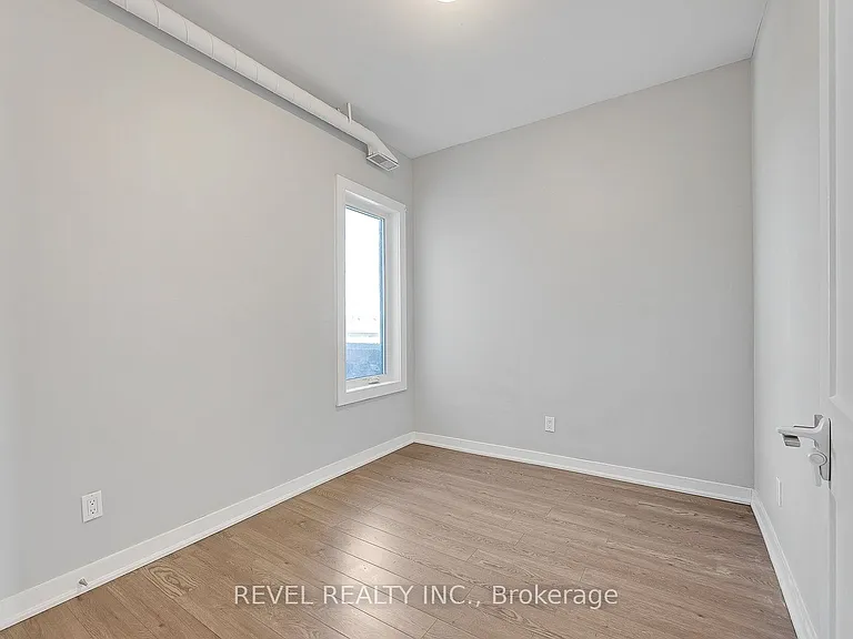 657 Barton St E #302 — Photo 23