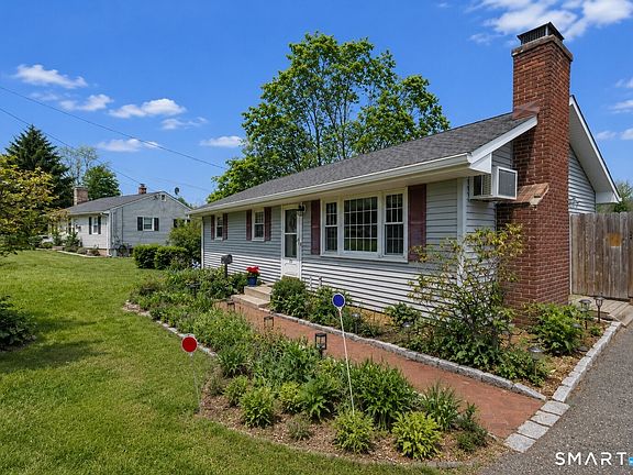 3rd image of 32 Avery Road