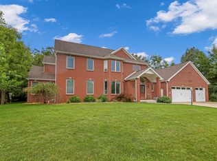 1305 White Oak Rd, Mahomet, IL 61853