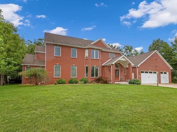 1305 White Oak Rd, Mahomet, IL 61853