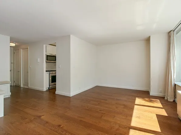 200 East 94th Street image 1 of 12