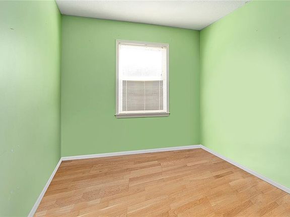 5th image of 16300 E Elm St