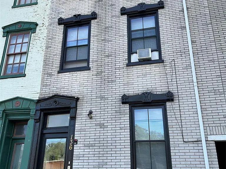 136 E Bushkill St #4 — Photo 1