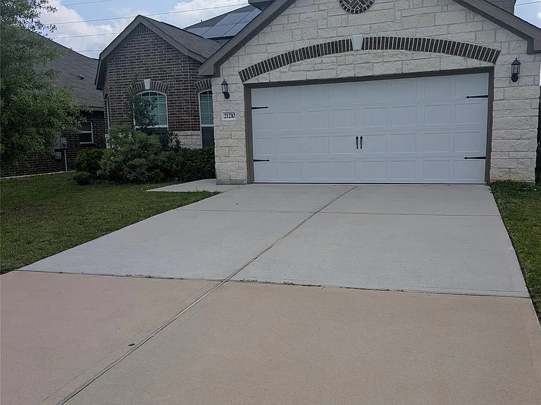21210 Echo Manor Dr — Photo 12