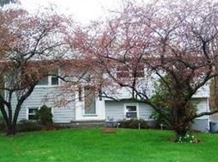 35 S Airmont Rd, Suffern, NY 10901
