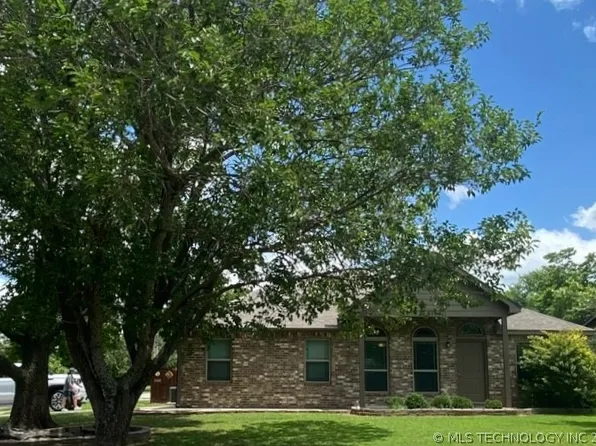 323 N Fairland Ave, Coweta, OK 74429