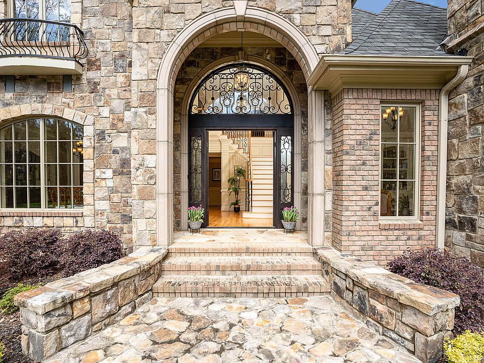 2nd image of 480 Sun Forest Way