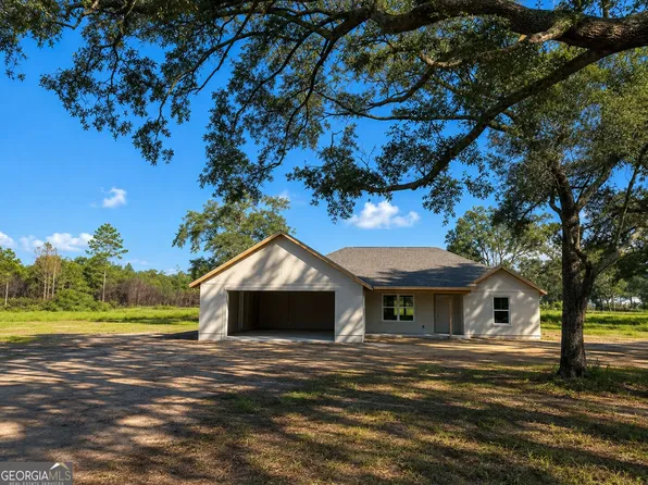 216 Satilla Sands Dr, Waynesville, GA 31566