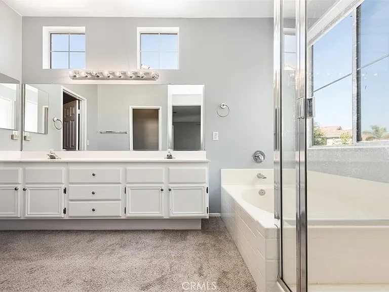 437 N Castletown #C — Photo 24