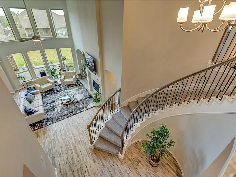 2727 Camellia Ave — Photo 38