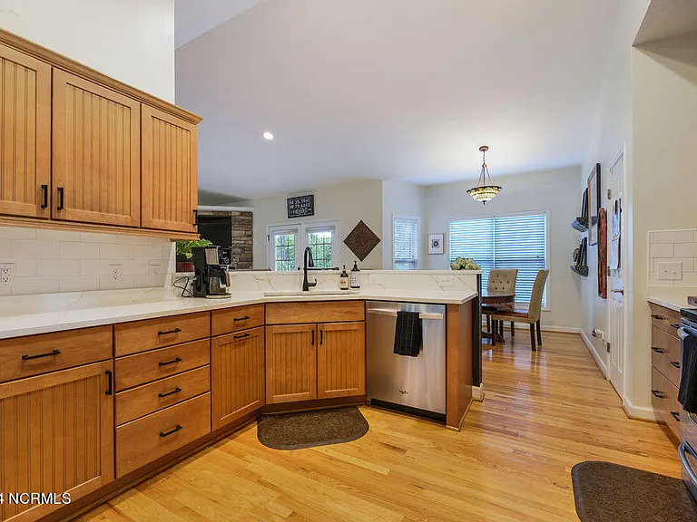 35 Bedford Cir — Photo 9