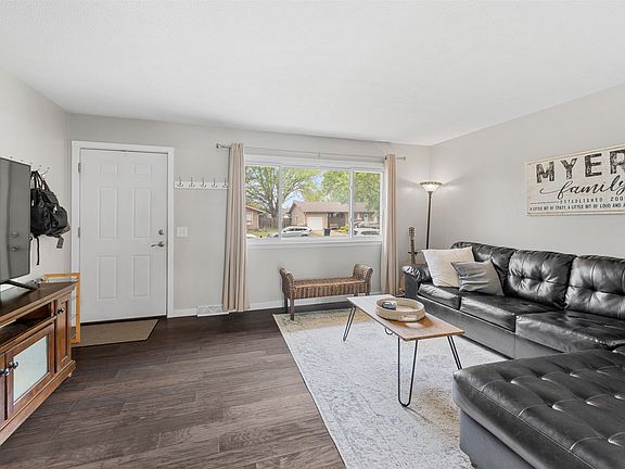4th image of 712 Carl Ave