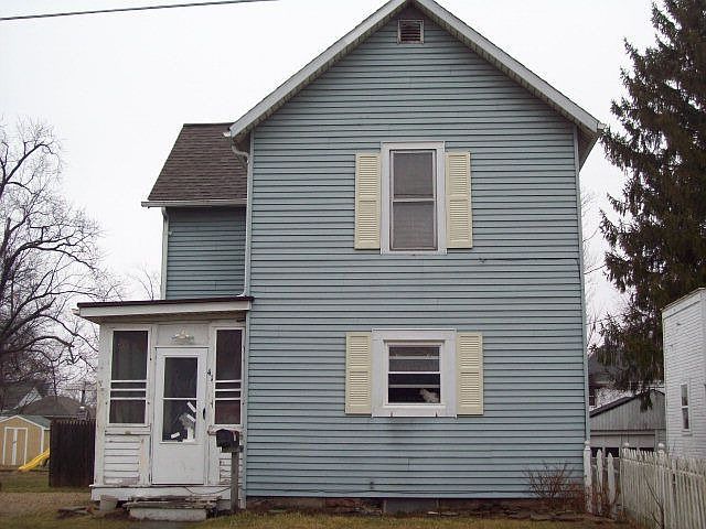 1st image of 41 Oak St