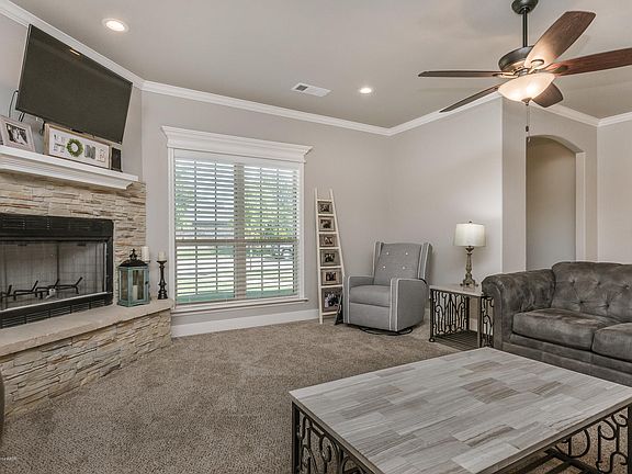 5th image of 8207 Pineridge Dr