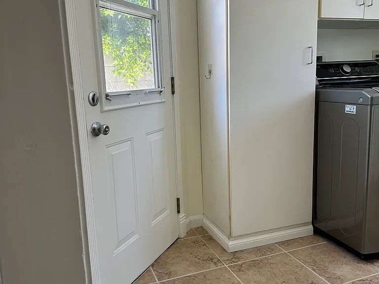 14552 Runnymede St — Photo 38