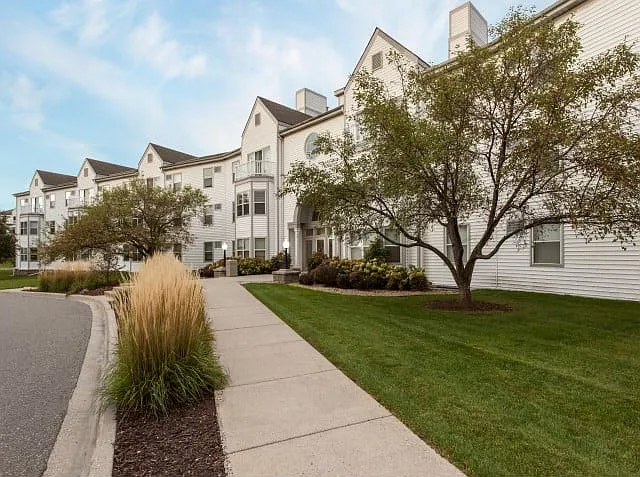 Lemay Lake Apartments — Photo 7