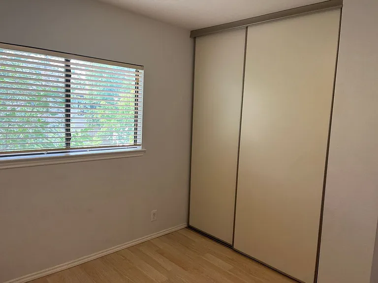 15 McLennan Oak — Photo 22