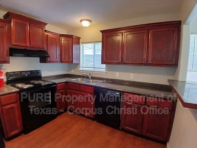 901 Furman Ave #D — Photo 7