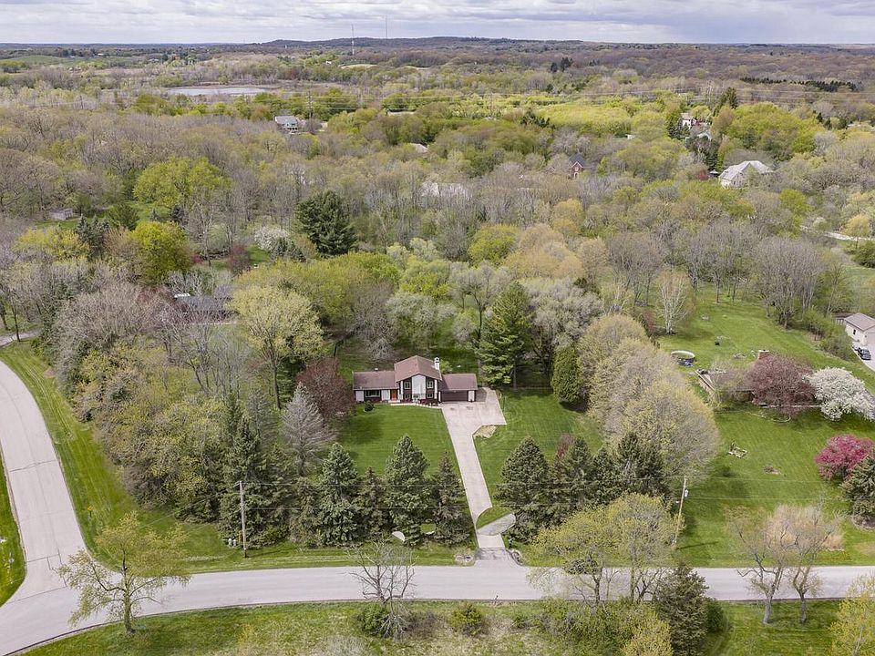 1st image of W296N575 Bryn DRIVE