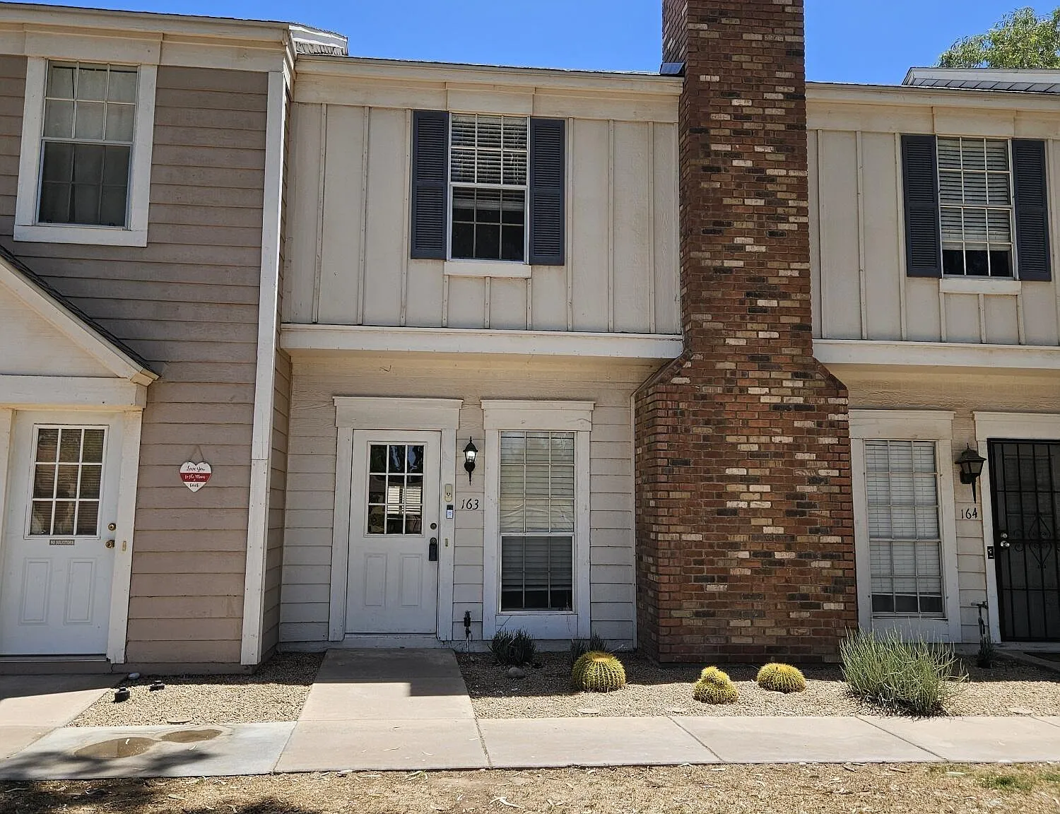 2 bed, 1.5 bath, 870 sqft, $1,395 — Photo 2
