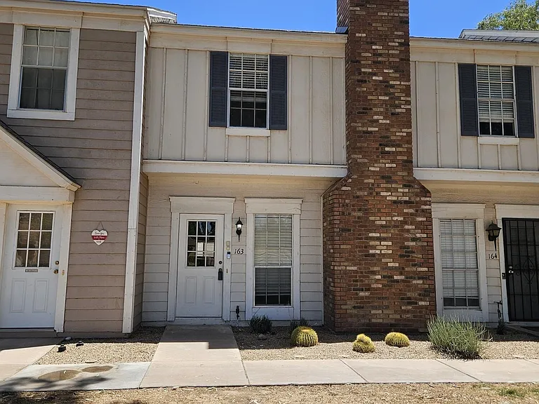 1600 N Saba St #163 — Photo 2