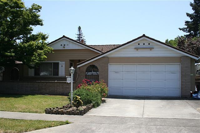 1st image of 2333 Roberto St