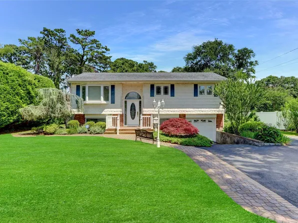 1030 Howells Road, Bay Shore, NY 11706