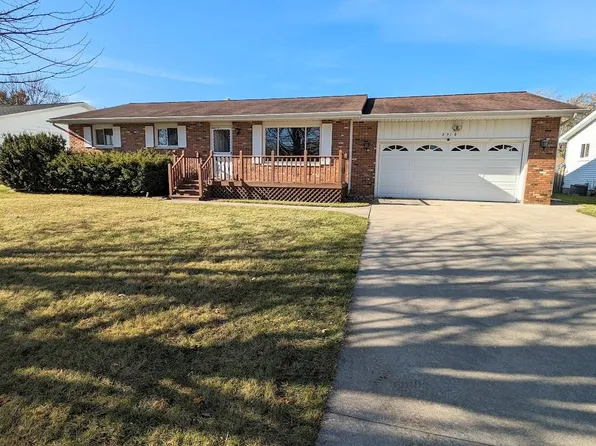 3918 Sequin Dr, Bay City, MI 48706