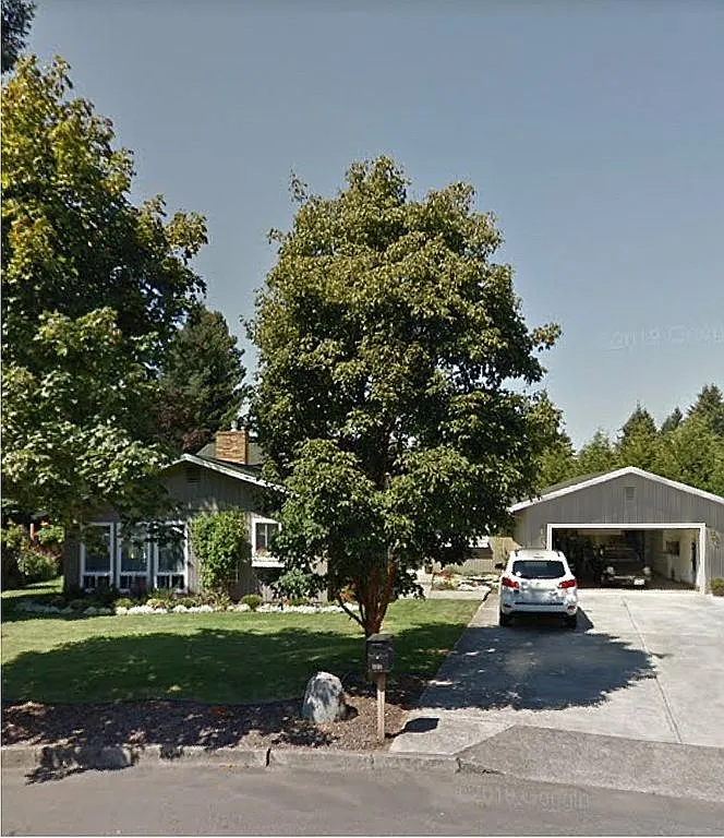 1900 NE 134th Ave photo 1