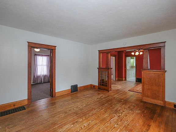 5th image of 182 Wabash Ave N