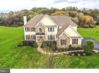 14 Cumberland Dr, Downingtown, PA 19335