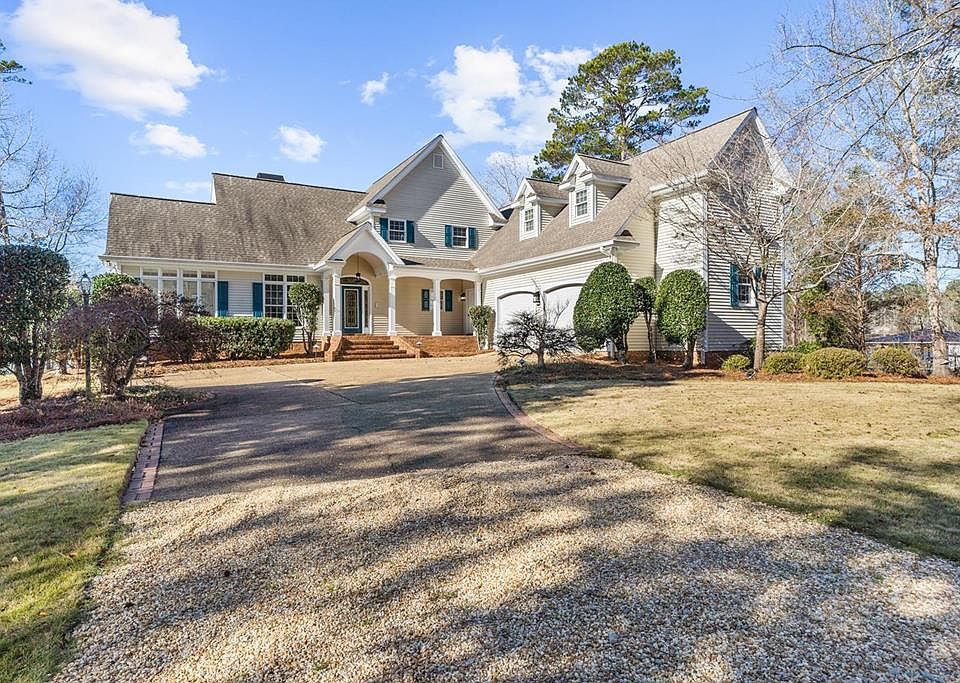 1st image of 126 Lands Dr NE