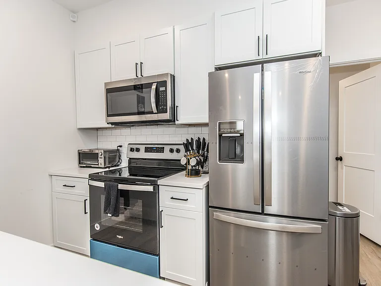 2435 W Master St #1A — Photo 26