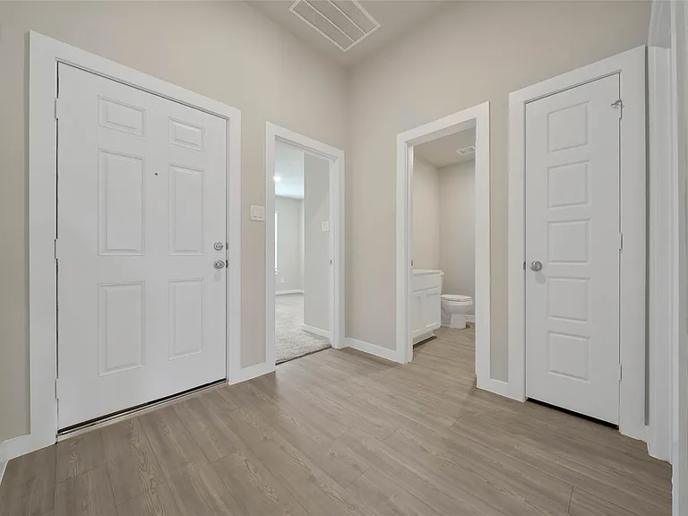 1016 Brighton Orchards Ln — Photo 4