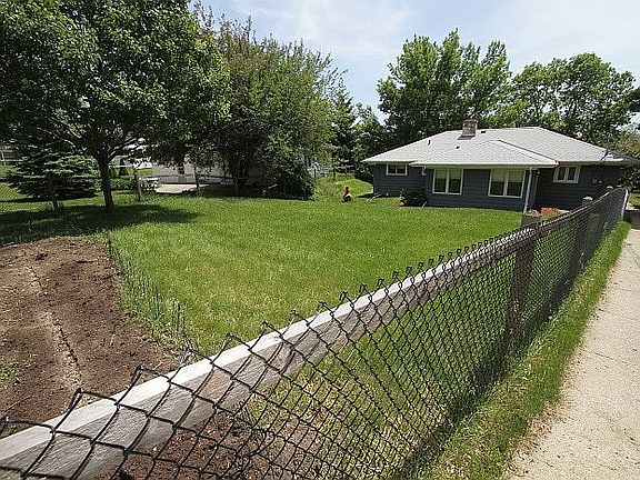2nd image of 425 Mountain Ave
