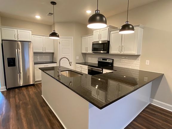 4th image of 1028 Glenkirk Dr