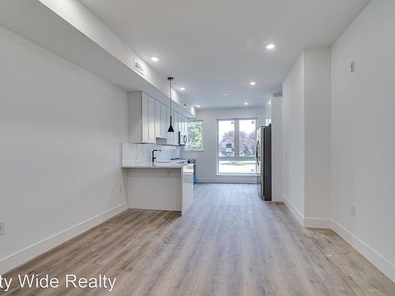 5th image of 1520 N 8th St #10143070