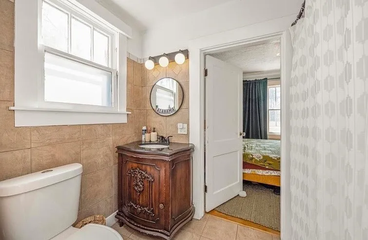 1011 Calvert St — Photo 10