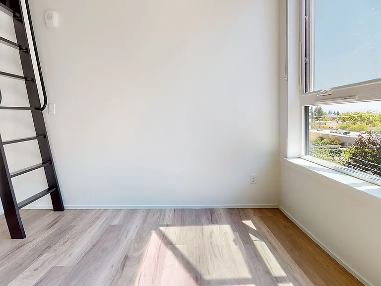 Summit Flats — Photo 33