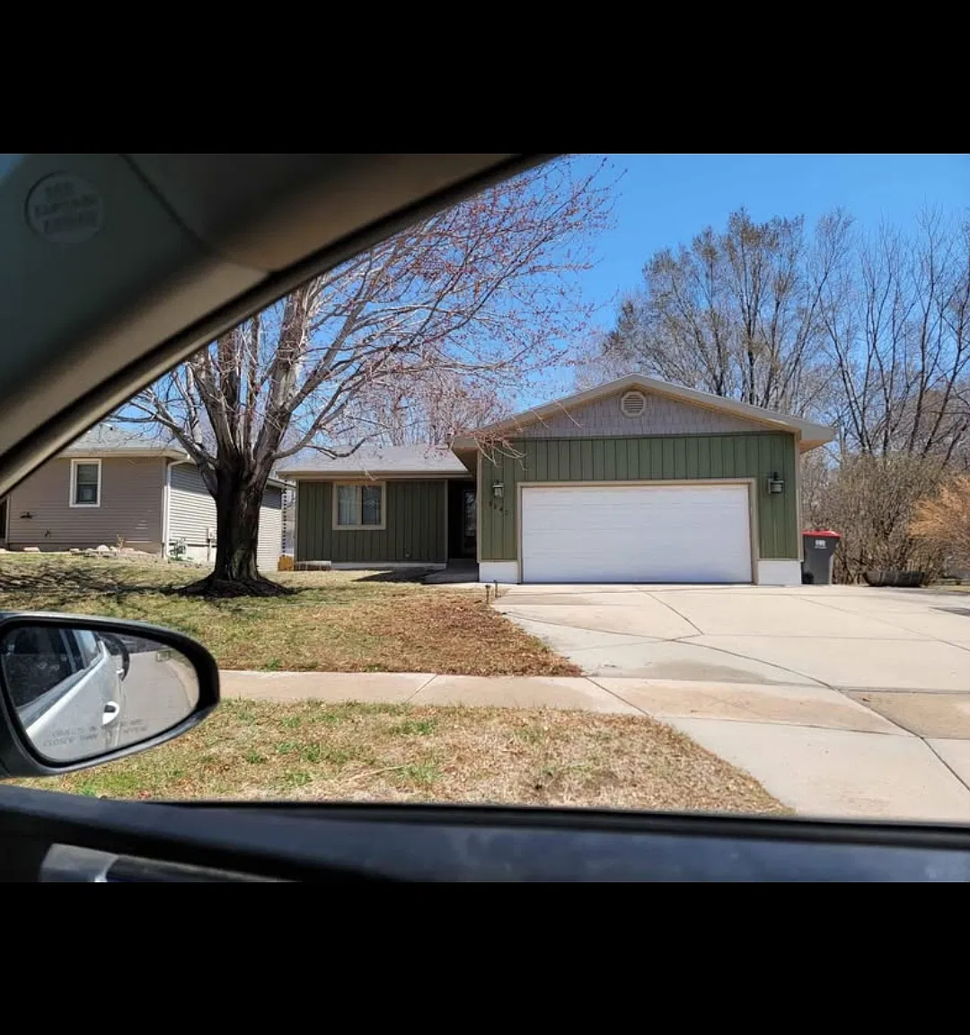 3 bed, 1092 sqft, $2,100 — Photo 1