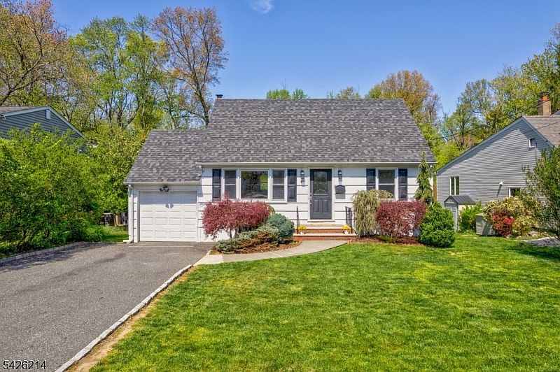 1st image of 61 Beechwood Rd