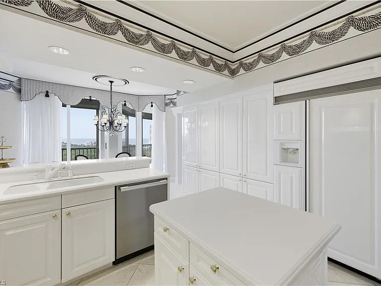 8990 Bay Colony Dr #901 — Photo 13