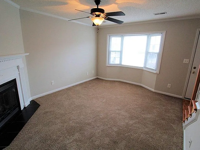 2345 Vineyard Dr #E-4 — Photo 12