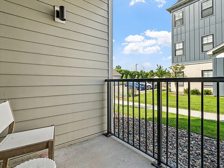 Miles - 2 Bed / 2 Bath - 1,098 Sq.Ft.