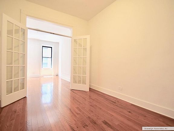 4th image of 227 E 88th St APT 3W