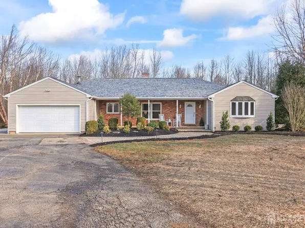 52 Daum Rd, Manalapan, NJ 07726