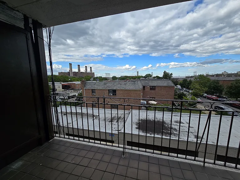 21-35 21st Ave #3R — Photo 8
